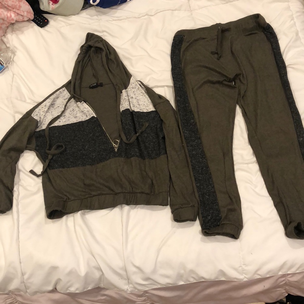 2 piece crop sweater and Capri pants set